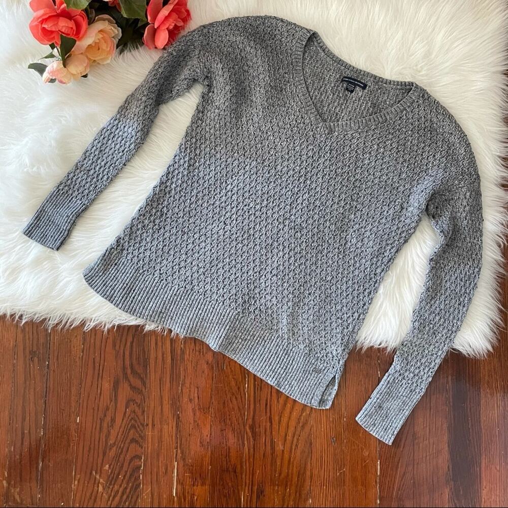 American Eagle Grey Sweater V-neck